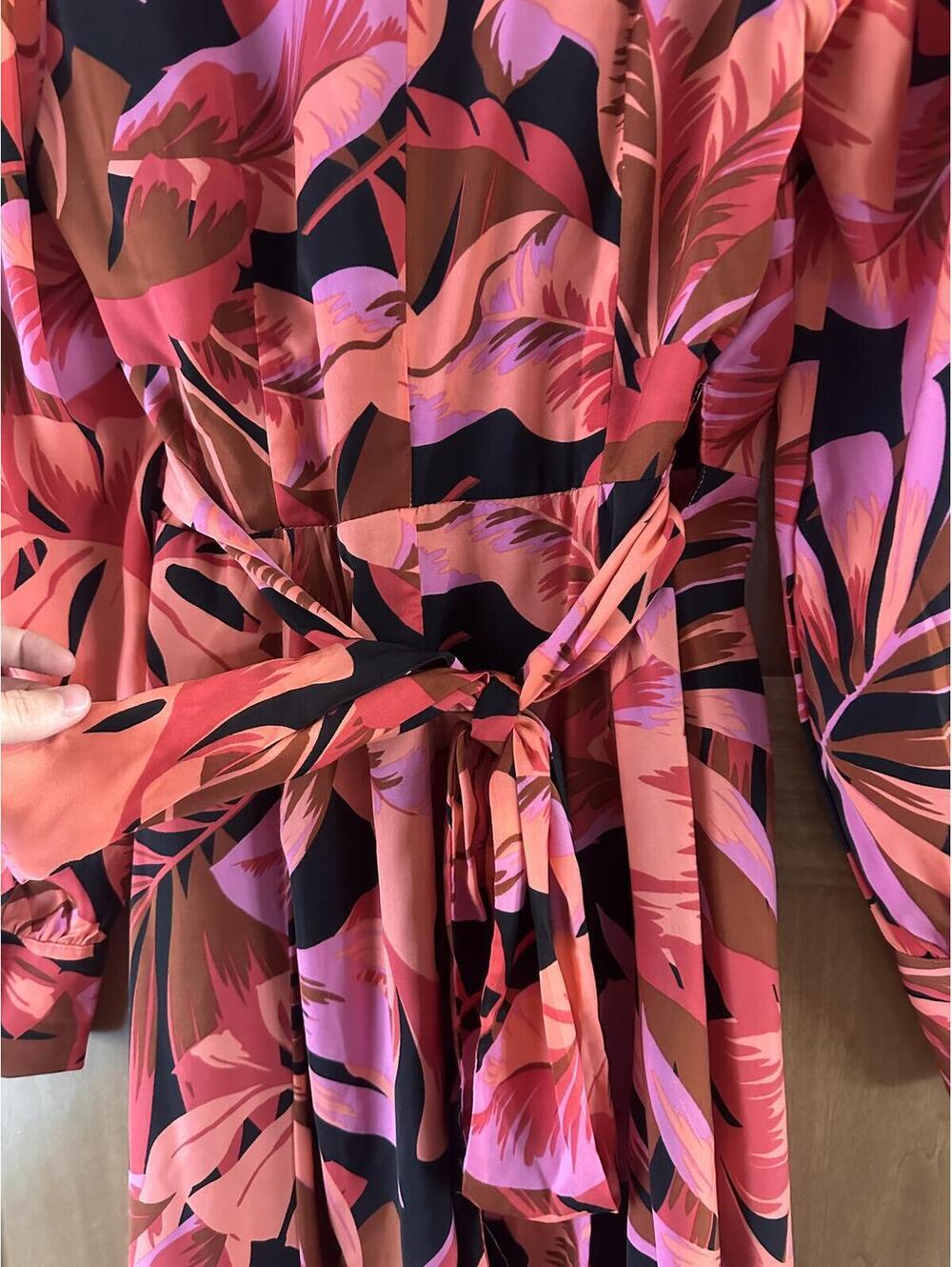 NWT Dress Forum Floral Wrap Mini Dress Pink Long Sleeve Women’s Medium - Picture 9 of 12